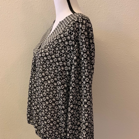 laundry by Shelli Segal Black & White Blouse - Size L, EUC - Picture 2 of 6
